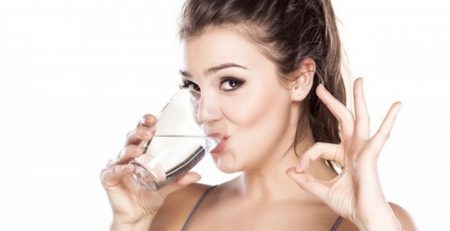 lợi ích của việc uống nước khoáng